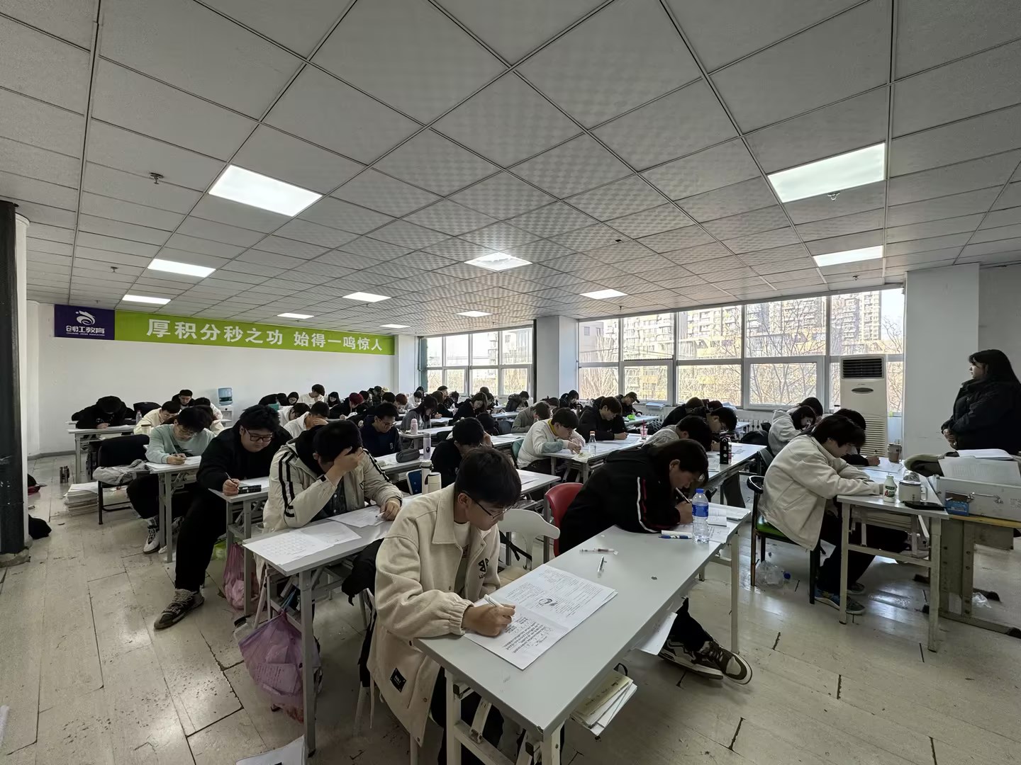 创江教育学员集中参加周考月考